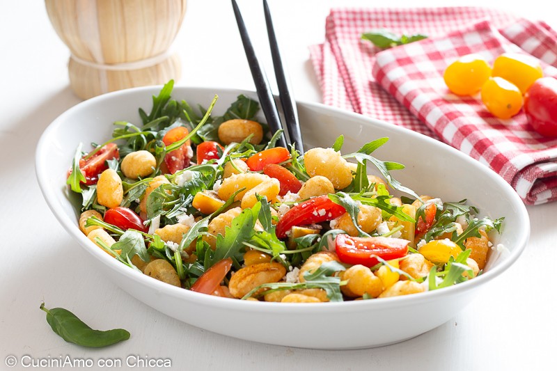 Insalata di gnocchi con pomodorini e feta