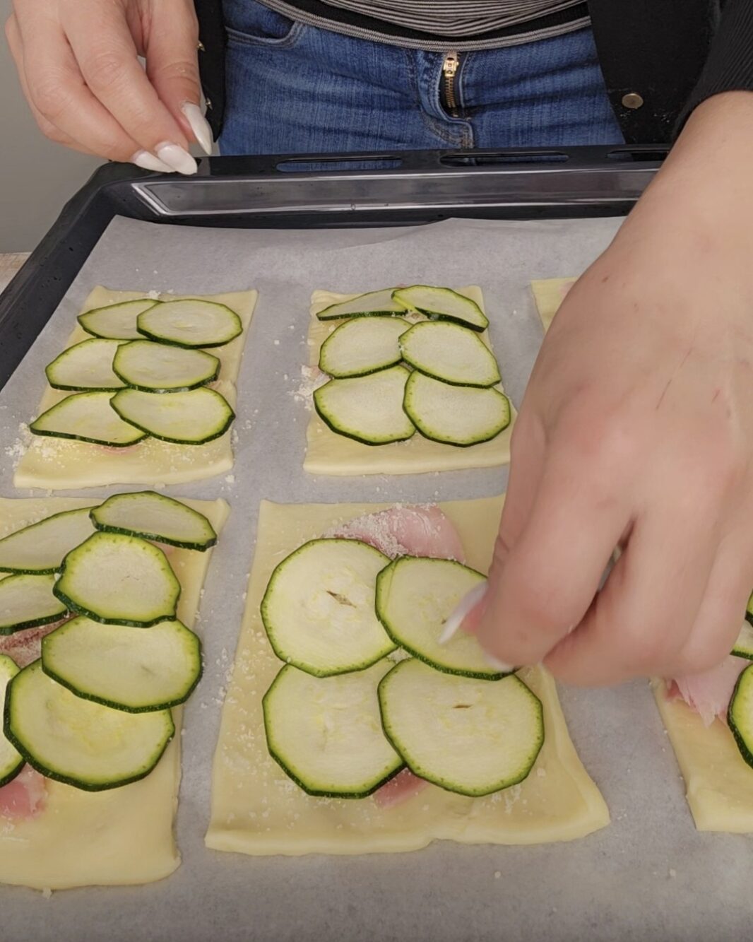 deponete e zucchine tagliate sottilissime