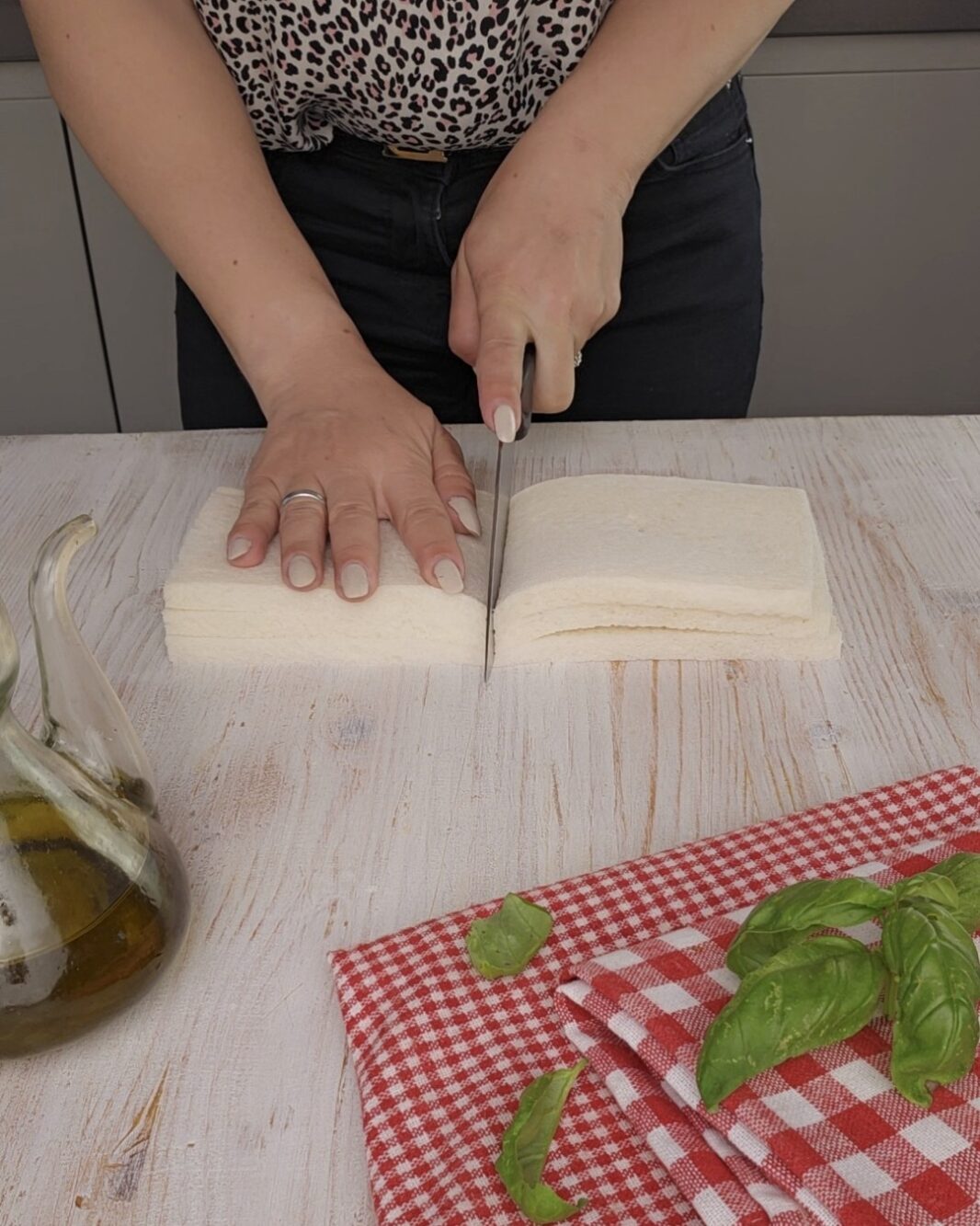 dividete in due il pan per tramezizni