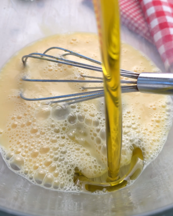 versate l'olio e il latte
