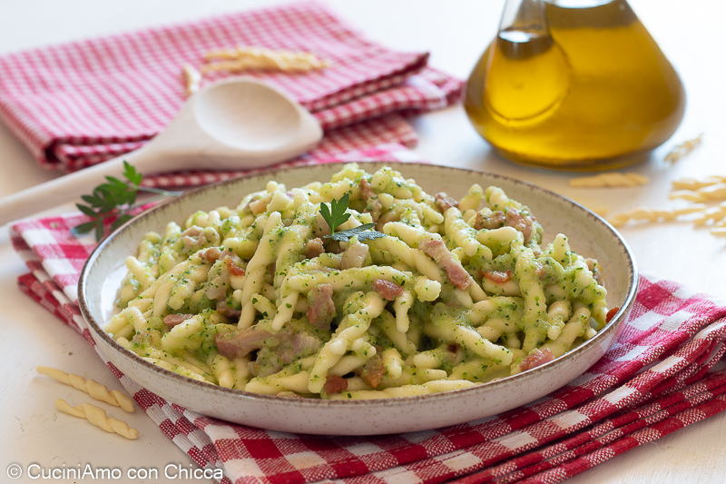 Pasta cremosa con zucchine