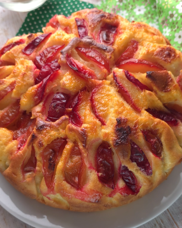 Torta yogurt e prugne