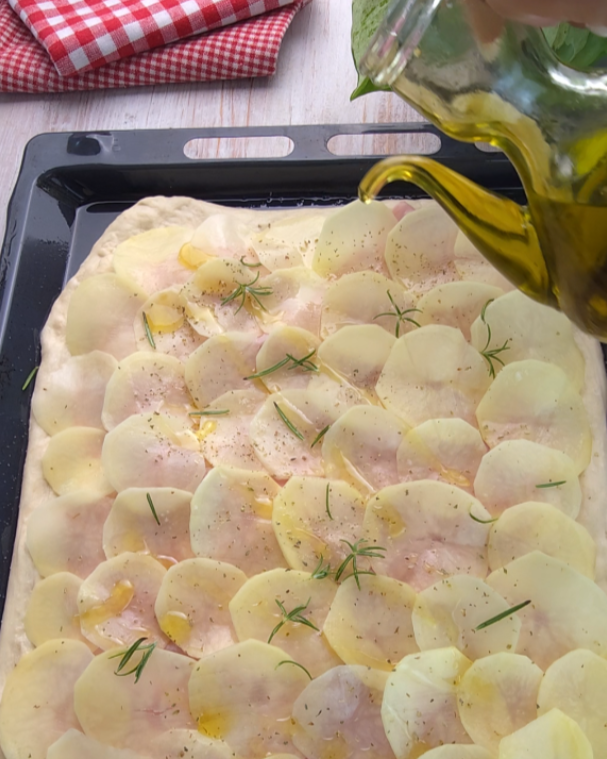 guarnite con le patate tagliate sottilissime