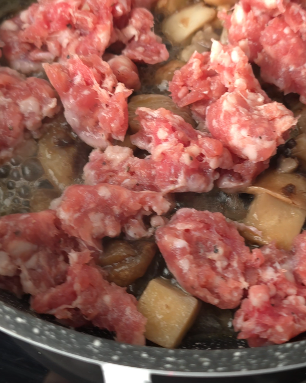  aggiungete la salsiccia