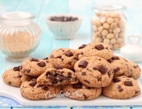 Cookies alle nocciole ripieni