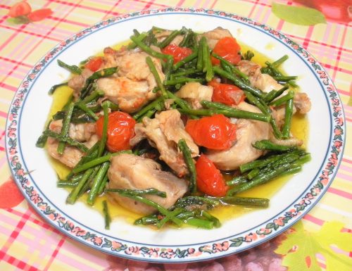 Pollo con asparagi e pomodori