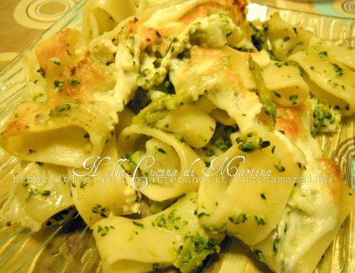 Pasta calamarata al forno con cavoli e broccoli, ricetta vegetariana