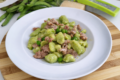 Gnocchi piselli e patate con salsiccia