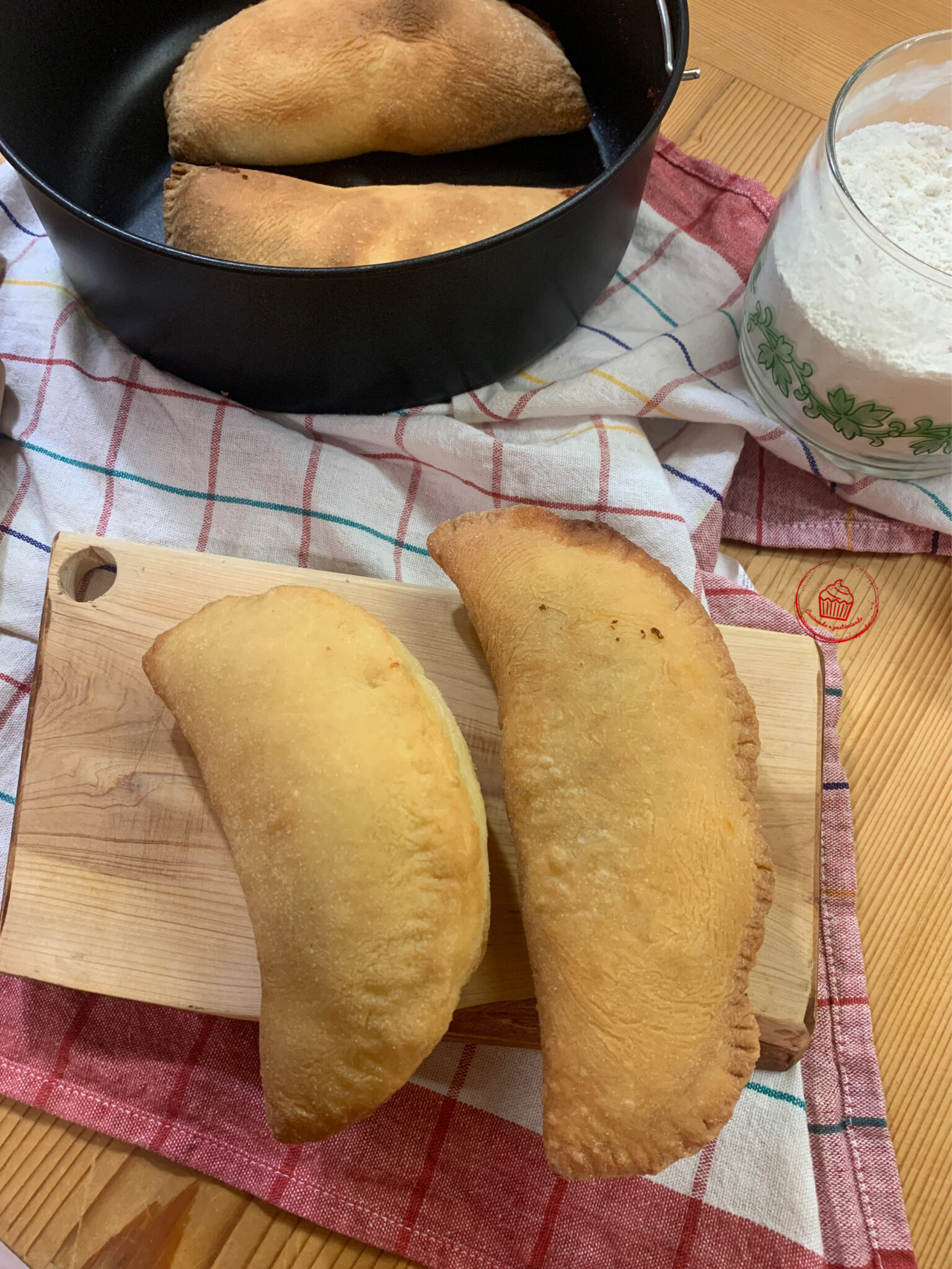 Panzerotti cotti nella friggitrice ad aria Cucinando e pasticciando