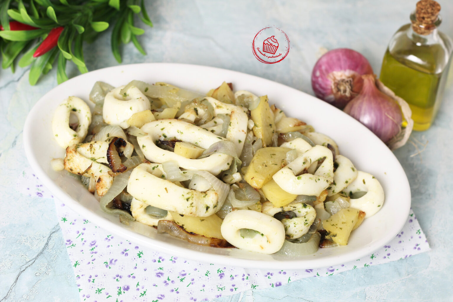 Totani con patate e cipolle cotti nella friggitrice ad aria Cucinando