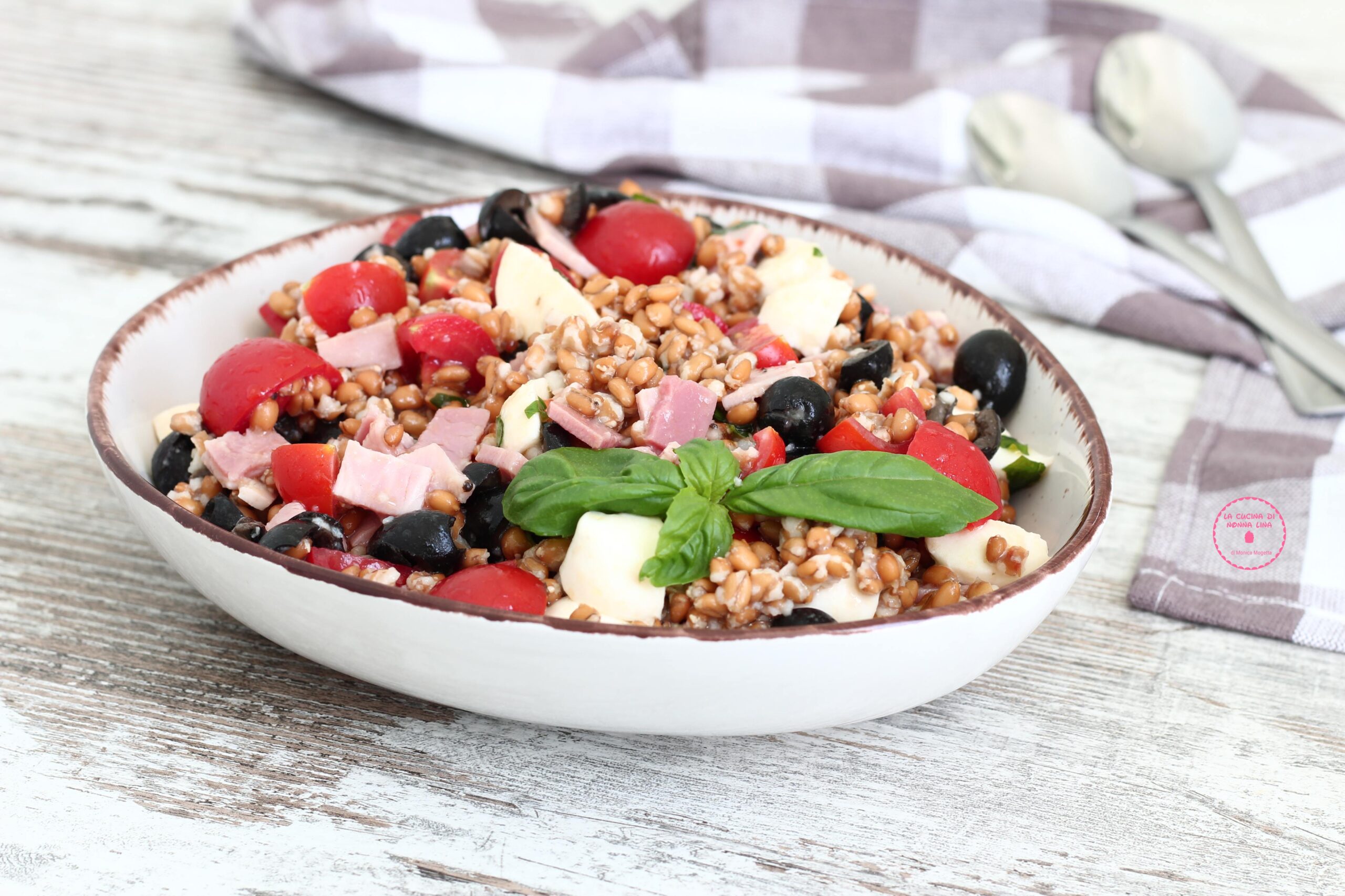 Insalata di farro ricca