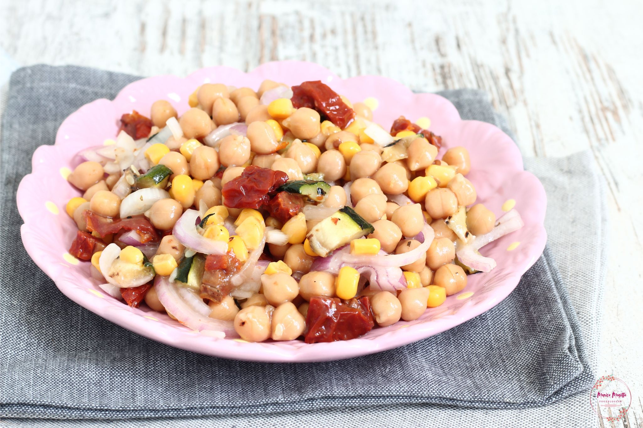 Insalata di ceci estiva pronta in 10 minuti