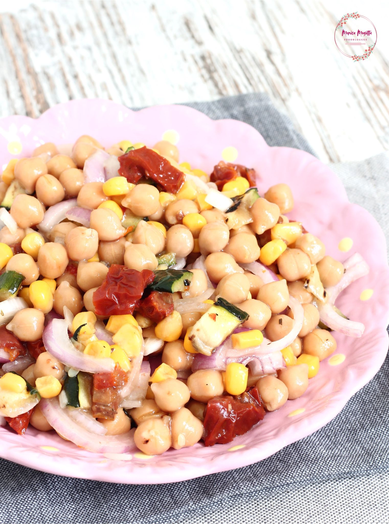 Insalata di ceci estiva pronta in 10 minuti