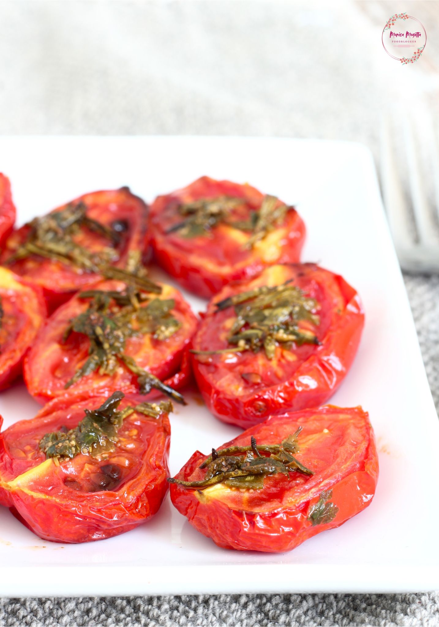Pomodori agli aromi in friggitrice ad aria