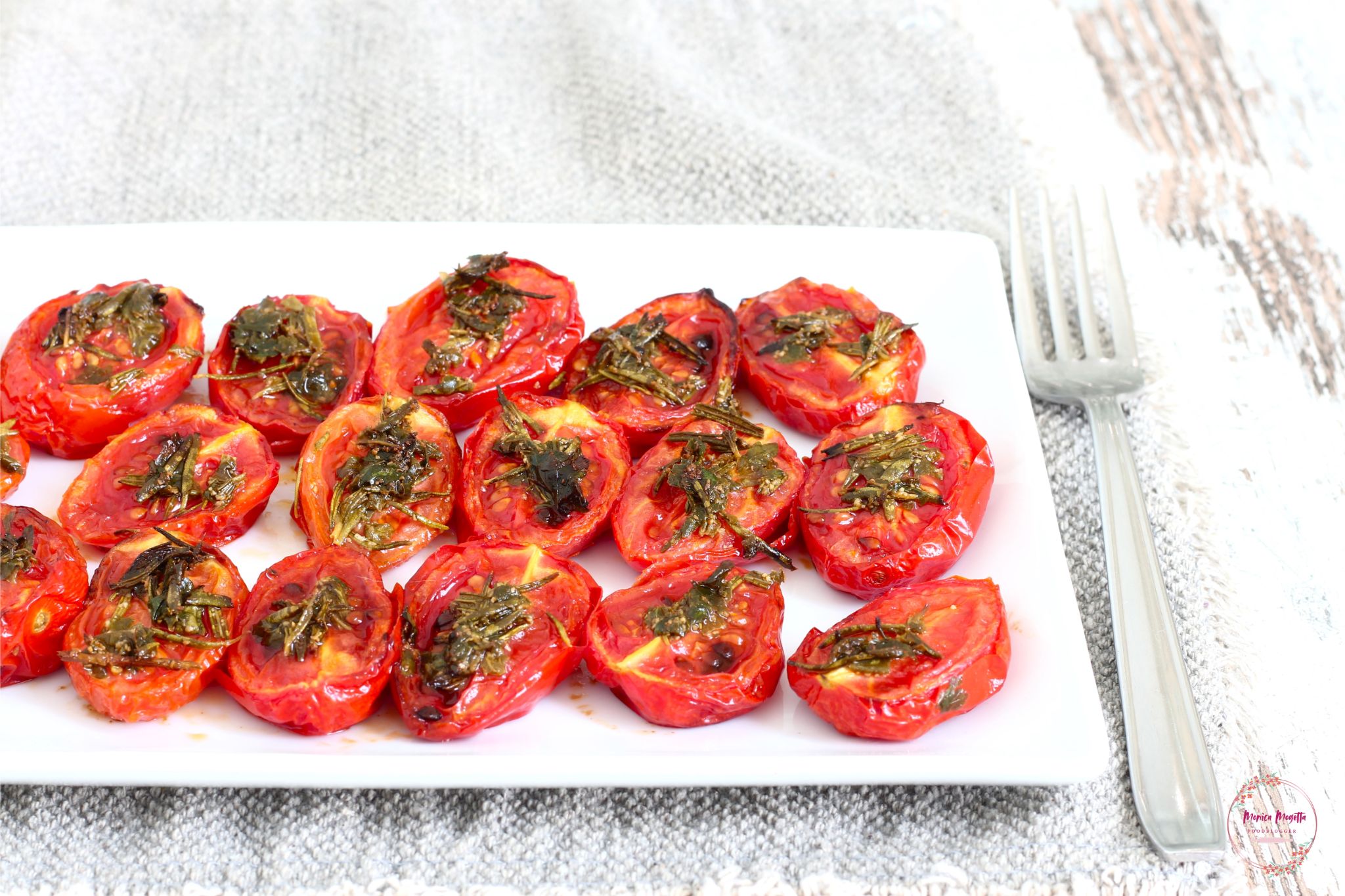 Pomodori agli aromi in friggitrice ad aria