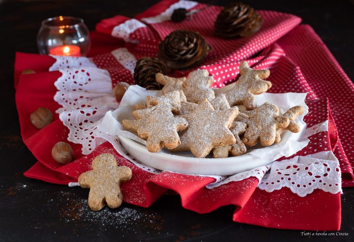Biscotti Di Natale Ingredienti.Biscotti Di Natale Semplici Nocciole E Panna Ricetta Delle Feste