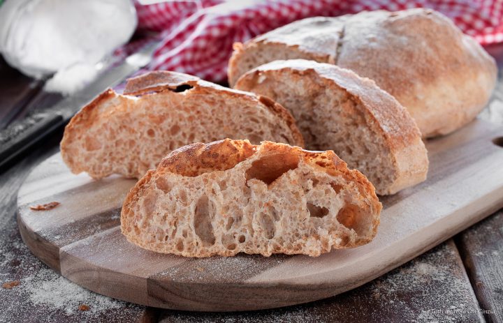 pane fatto in casa croccante