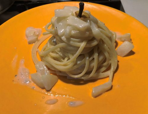Spaghetti con pere e gorgonzola