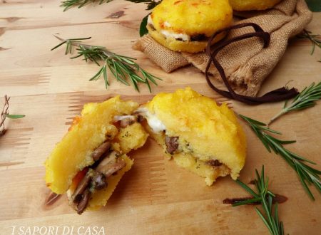 TORTINI DI POLENTA CON FUNGHI E FORMAGGIO