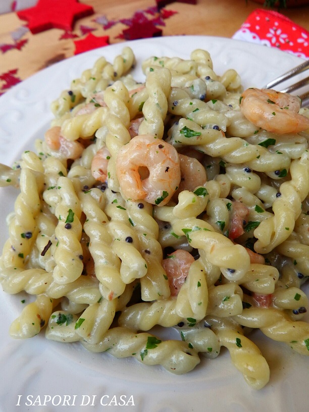 PASTA CREMOSA CON GAMBERETTI E CAVIALE