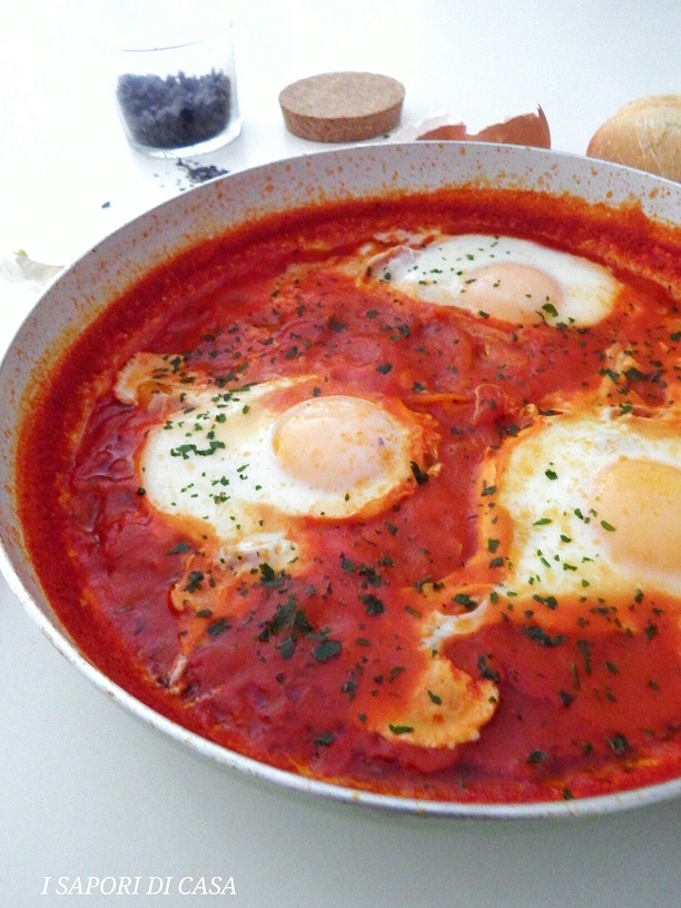 SHAKSHUKA - uova al sugo israeliane – I SAPORI DI CASA