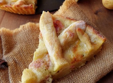 CROSTATA DI PATATE CON PROSCIUTTO E MOZZARELLA