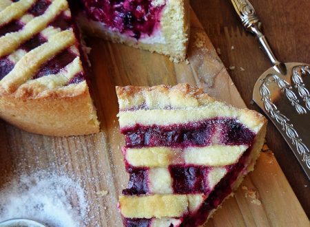 CROSTATA CUOR DI FRUTTI DI BOSCO E RICOTTA