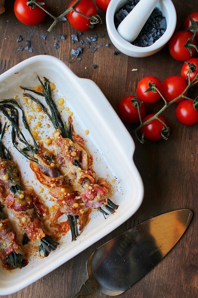 Bruscandoli avvolti nella pancetta