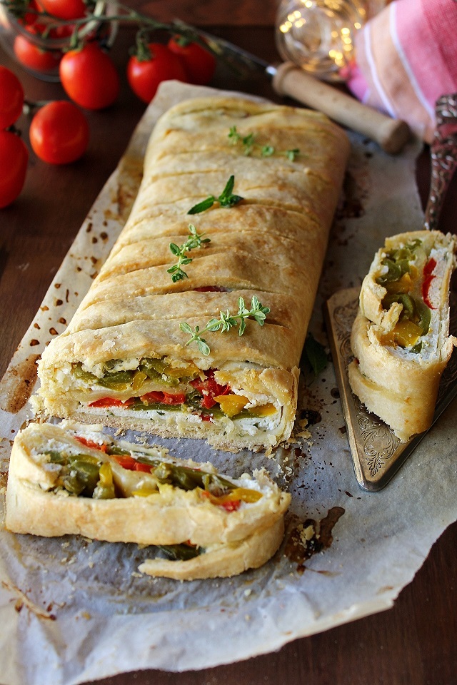 Strudel con peperoni e ricotta