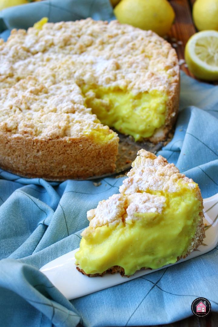 Crostata sbriciolata con la crema al limone