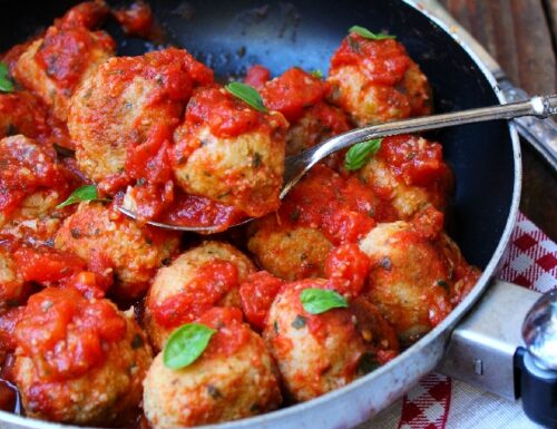 POLPETTE DI CECI AL SUGO