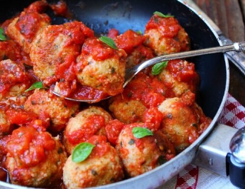 POLPETTE DI CECI AL SUGO