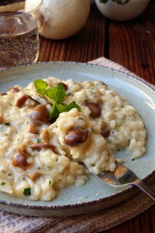 RISOTTO CON FUNGHI E TALEGGIO – I SAPORI DI CASA