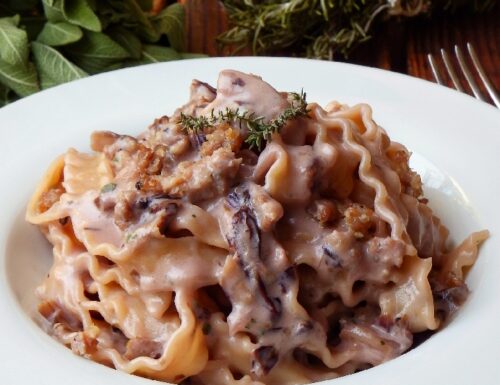 PASTA CON RADICCHIO ROSSO E SALSICCIA