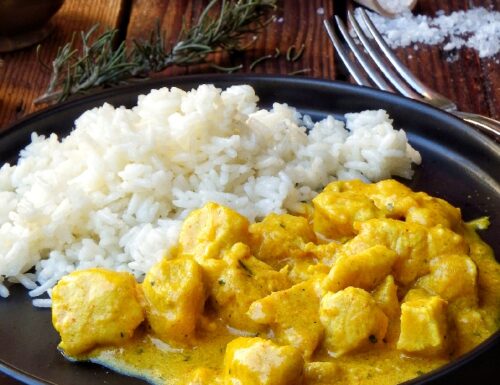 POLLO AL LATTE DI COCCO E CURRY