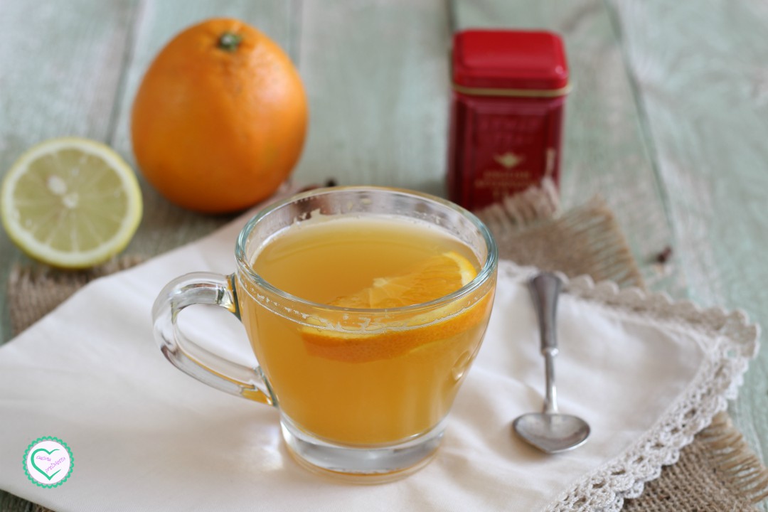 Tè aromatizzato con arancia, limone e spezie