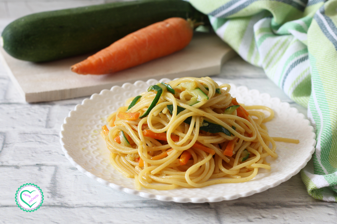 Spaghetti con zucchine e carote