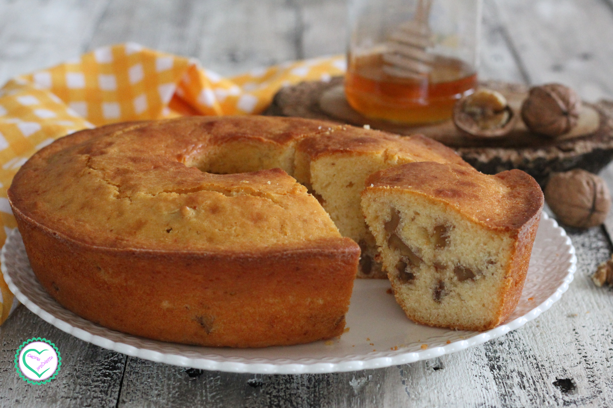 Ricetta Ciambellone al miele e noci