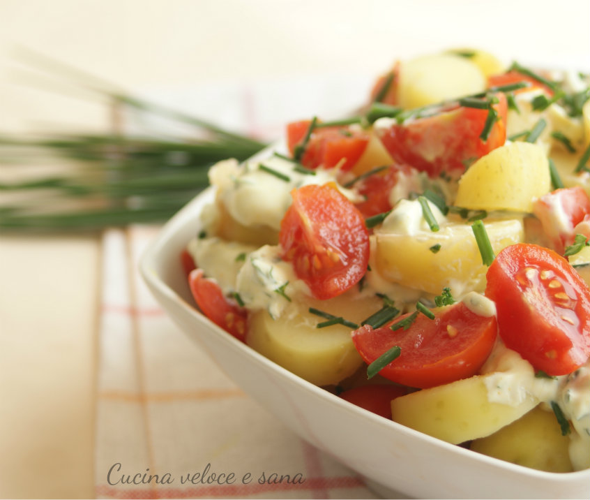 Insalata di patate novelle e pomodori con salsa allo yogurt | Cucina ...