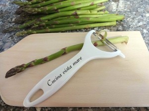 Pulire gli asparagi Cucina vista mare