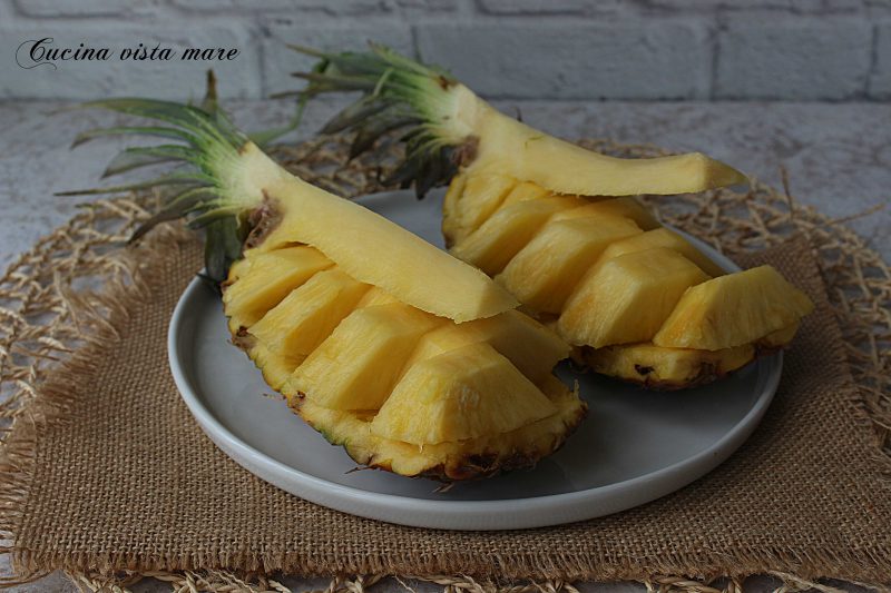 Come tagliare e servire l’ananas