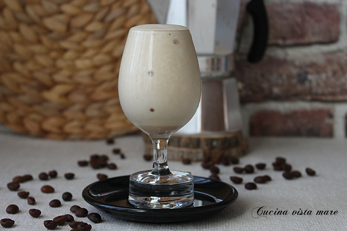 Crema di caffè fredda Cucina vista mare