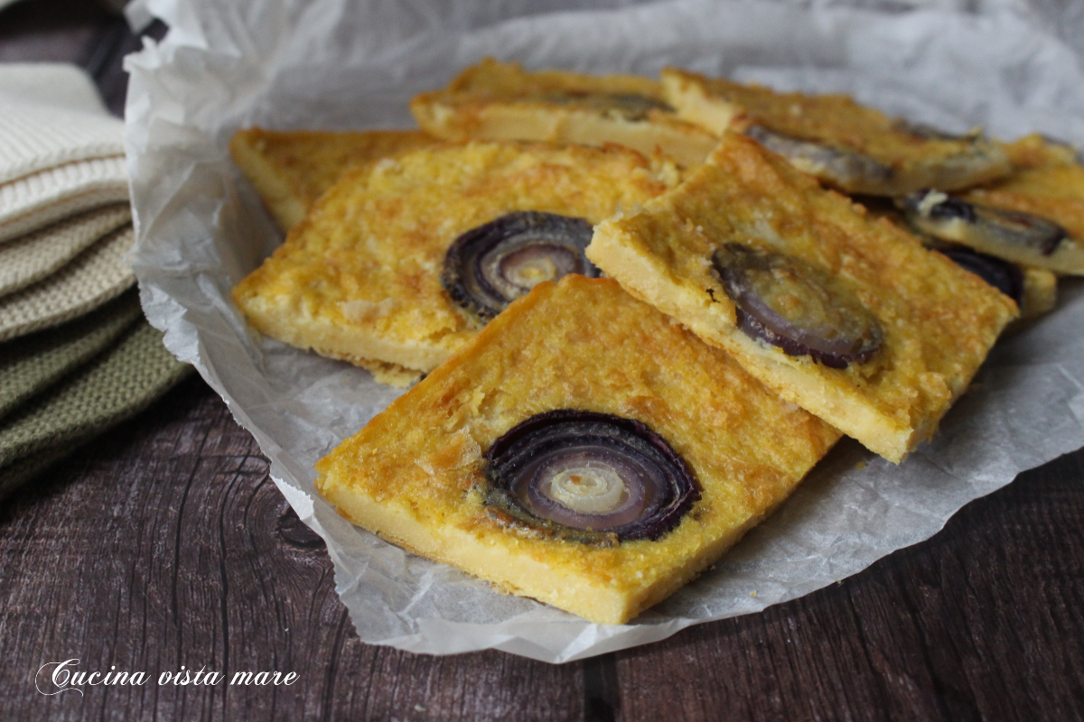 Farinata alle cipolle - Cucina vista mare