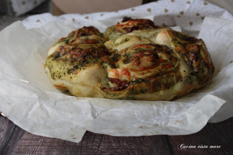 Girelle di pane al pesto