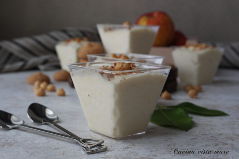 Bicchierini pesche e amaretti