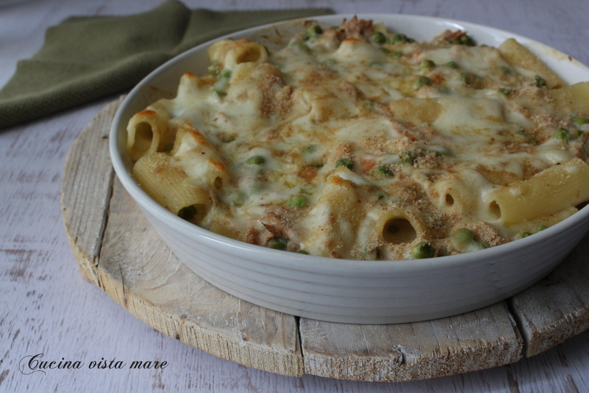 Pasta al forno tonno e piselli - Cucina vista mare