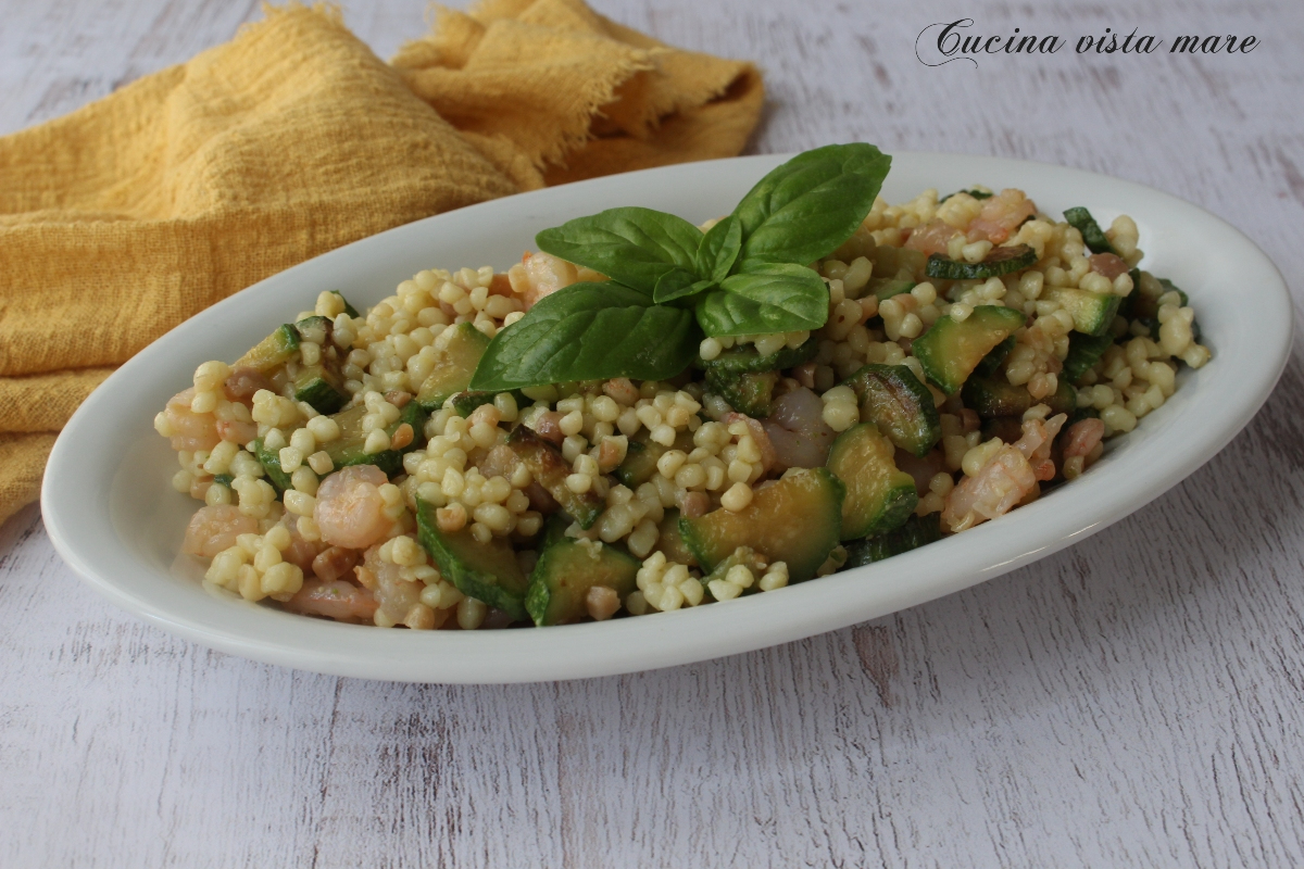 Insalata di fregula zucchine e gamberetti Cucina vista mare Insalata di fregula zucchine e gamberetti Cucina vista mare