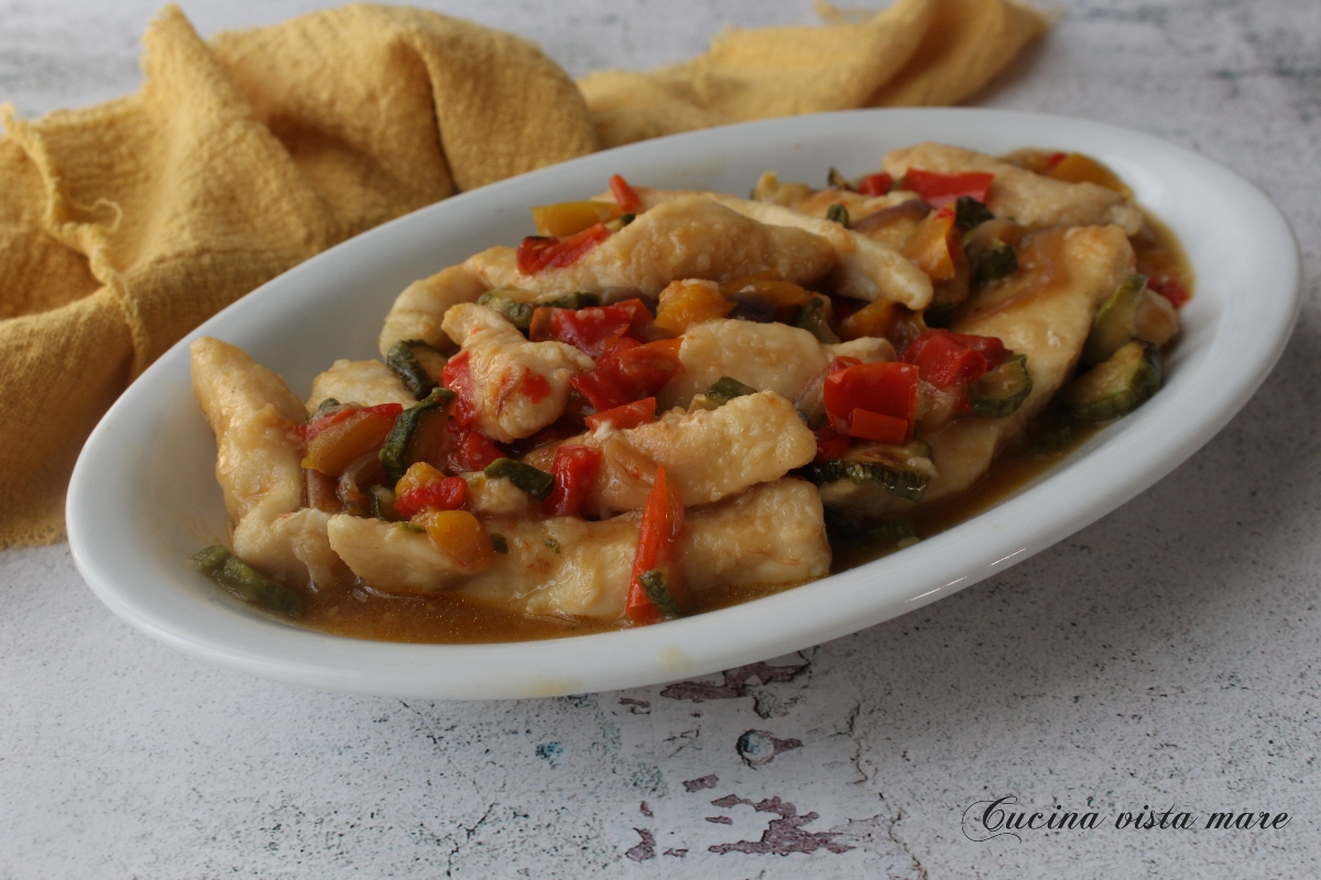 Straccetti di pollo con verdure al forno Cucina vista mare