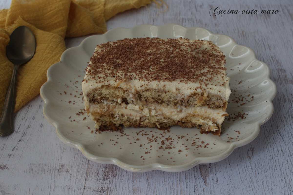 Tiramisù sicuro Cucina vista mare
