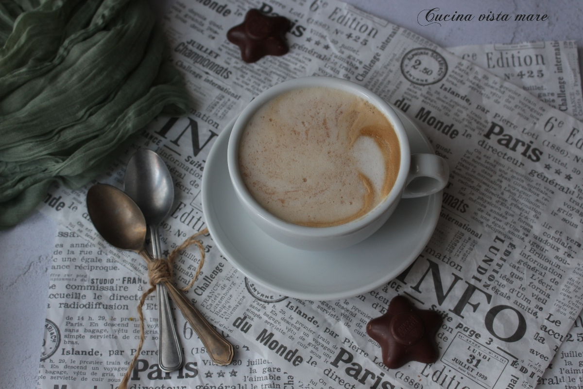 Cappuccino al cioccolato Cucina vista mare
